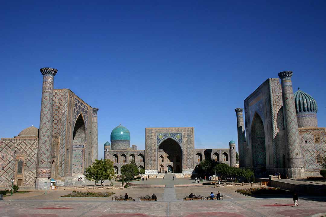 Registan -_Samarkand_-_15-10-2005